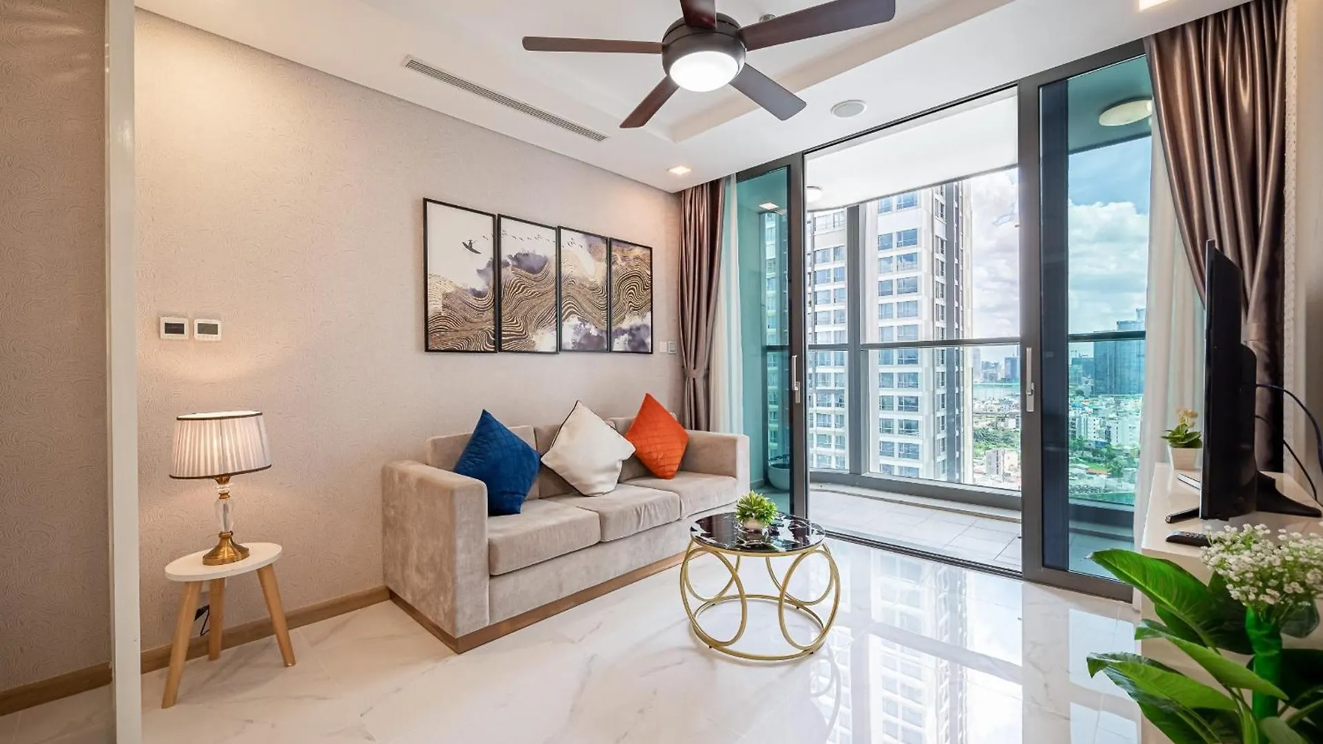 Urban Heights Rentals Landmark 81 Ho Chi Minh City 4*,