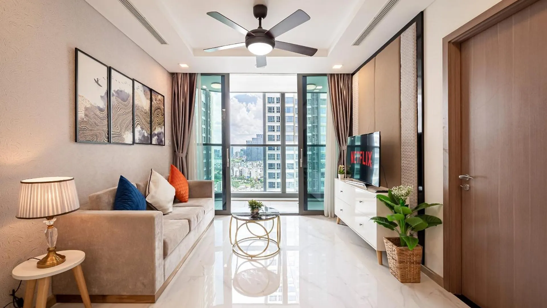 Urban Heights Rentals Landmark 81 Ho Chi Minh City Hotel