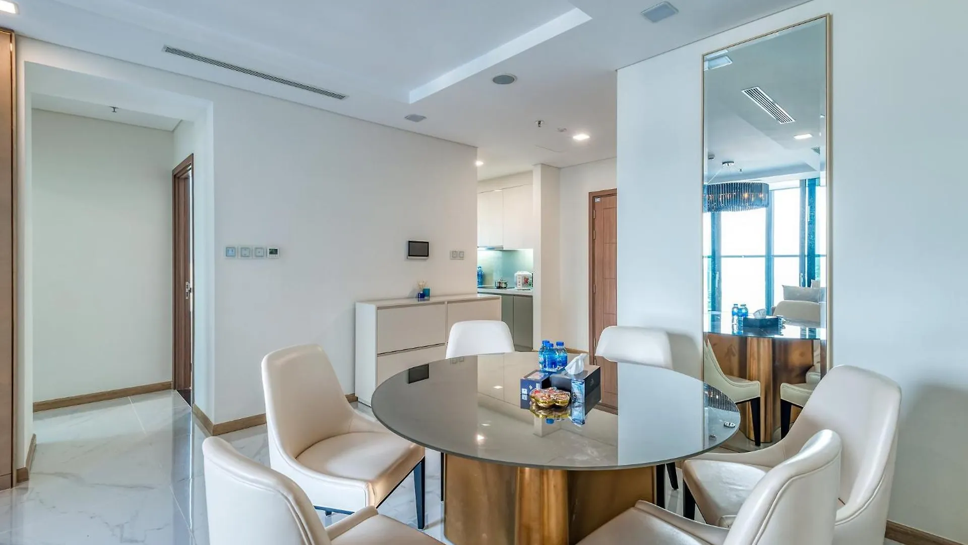 Urban Heights Rentals Landmark 81 Ho Chi Minh City Hotel