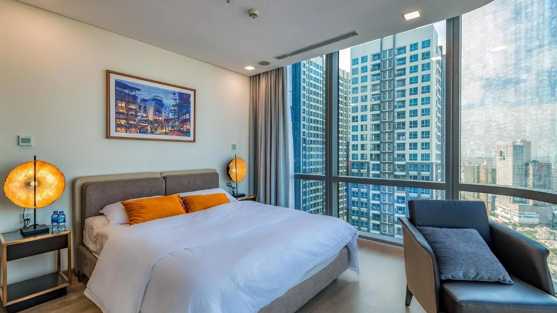 Urban Heights Rentals Landmark 81 Ho Chi Minh City 4*,