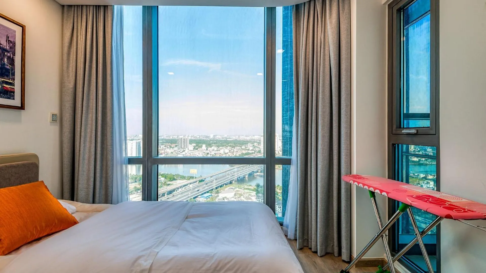 Urban Heights Rentals Landmark 81 Ho Chi Minh City Hotel